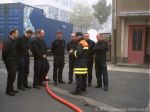 Vorführung und Erläuterungen zu modernen Hohlstrahlrohren.brFoto: Feuerwehr Halberstadt