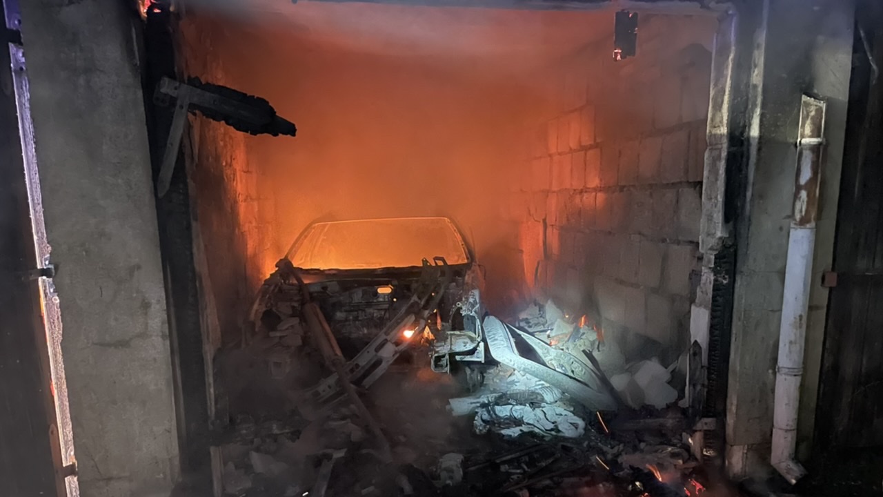 Drei Garagen vollständig ausgebrannt – Klusblick