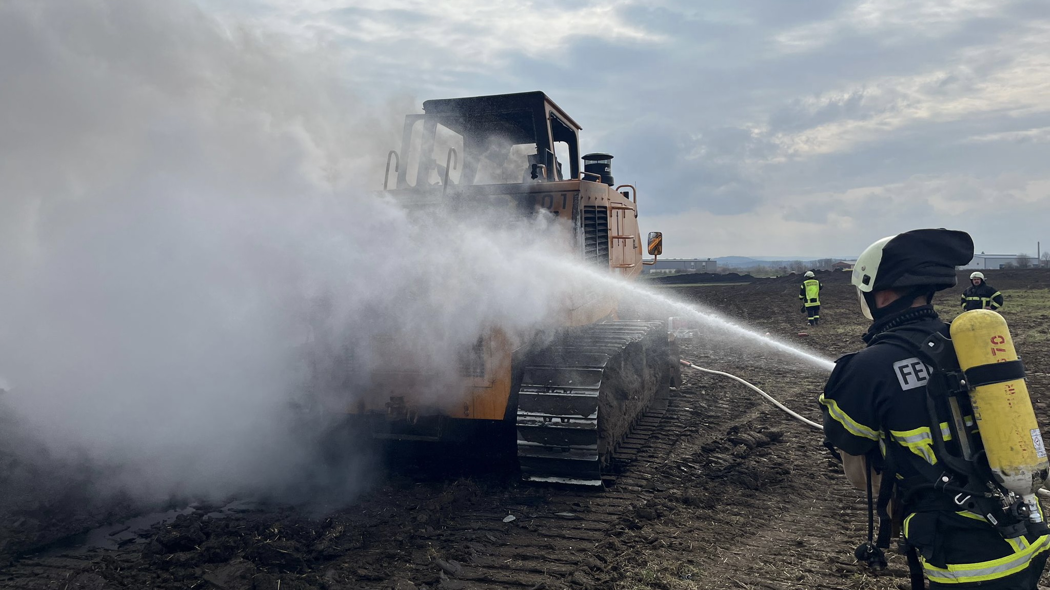 B1 – Brand einer Baumaschine – Wredestraße