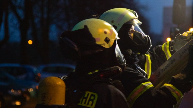 B1 – Entstehungsbrand in Wohnung – Richard-Wagner-Straße / Juri-Gagarin-Straße