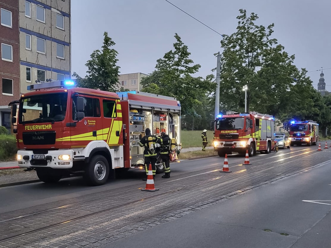 B1 – Mehrere Brände im Bereich Richard-Wagner-Straße / Juri-Gagarin-Straße